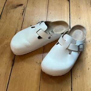Birkenstock white Boston Clogs size eu 39